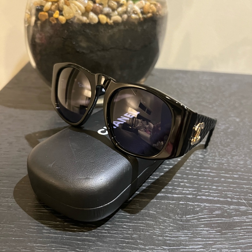 🔥🔥Chanel Sunglasses! - Picture 2 of 5